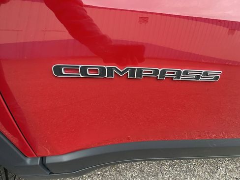 Used 2018 Jeep Compass Latitude w/ Popular Equipment Group image 31