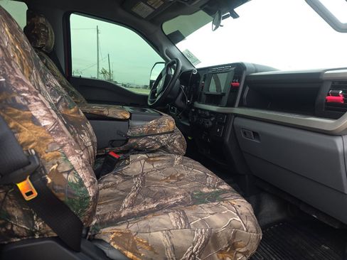 Used 2024 Ford F250 XL image 9