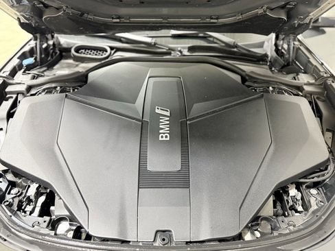 Used 2024 BMW i7 xDrive60 image 23