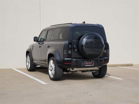 New 2026 Land Rover Defender 110 X-Dynamic SE image 3