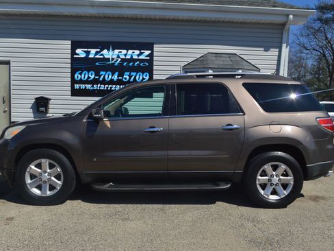 Used 2007 Saturn Outlook XR w/ Premium Trim Pkg image 2