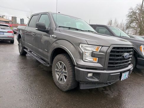 Used 2017 Ford F150 XLT w/ Equipment Group 302A Luxury image 3