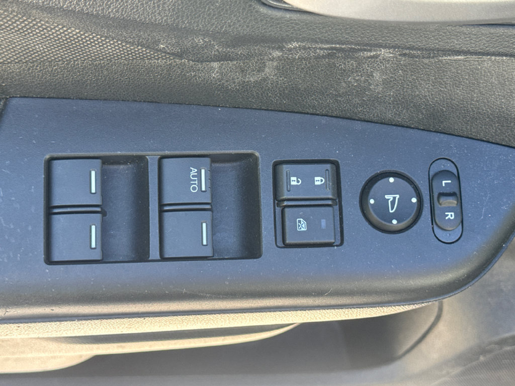 Used 2015 Honda CR-V LX image 14