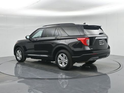 Used 2024 Ford Explorer XLT w/ Equipment Group 202A image 7