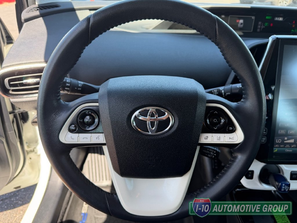 Used 2017 Toyota Prius Prime Advanced FWD image 18