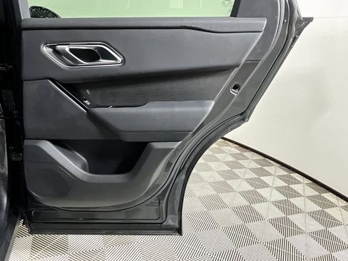 Used 2025 Land Rover Range Rover Velar Dynamic SE image 24