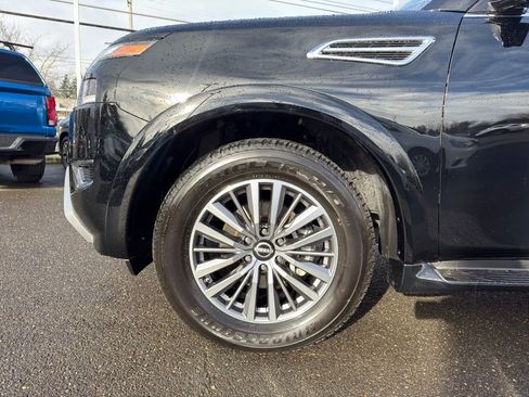 Used 2024 Nissan Armada SL w/ Captain's Chairs Package image 11