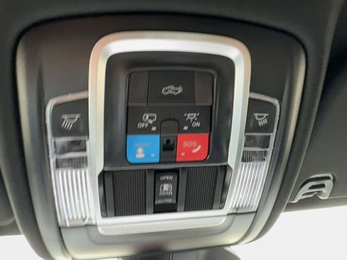 New 2026 RAM 1500 Laramie AWD/4WD image 31