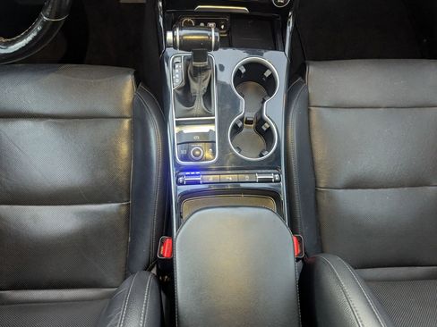 Used 2019 Kia Stinger Premium image 14