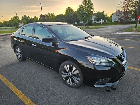 Used 2019 Nissan Sentra SV w/ Special Edition Package FWD image 2