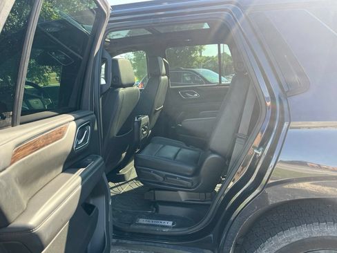 Used 2022 Chevrolet Tahoe Z71 w/ Luxury Package AWD/4WD image 11