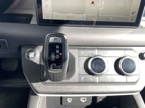Used 2024 Land Rover Defender 90 S image 20