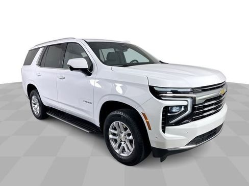 Used 2025 Chevrolet Tahoe LT AWD/4WD image 2