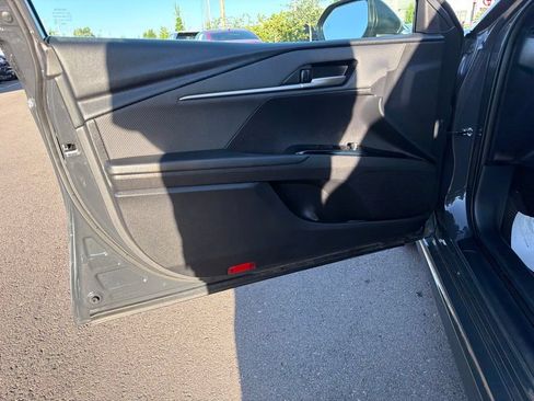 Used 2025 Toyota Camry SE FWD image 19