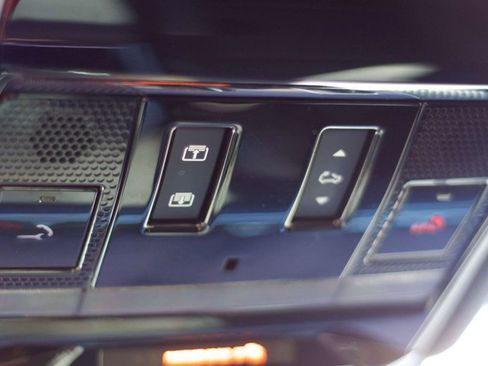 Used 2024 Land Rover Range Rover Sport SE image 30