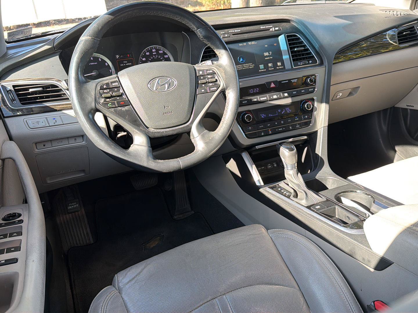 Used 2016 Hyundai Sonata Limited w/ Option Group 04 FWD image 19