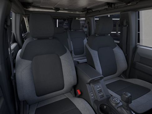 New 2025 Ford Bronco 4-Door image 10