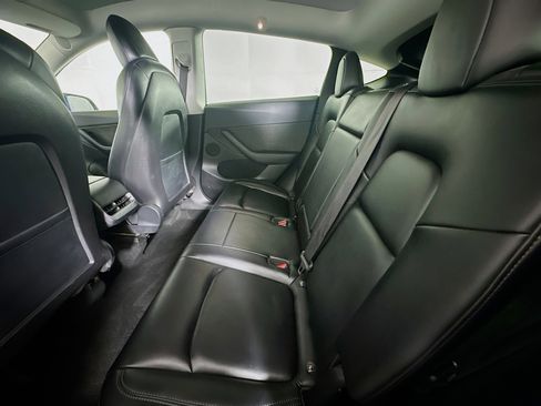 Used 2021 Tesla Model Y Long Range image 27