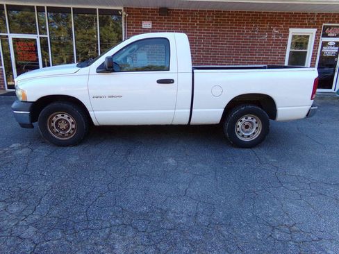 Used 2005 Dodge Ram 1500 Truck ST image 3