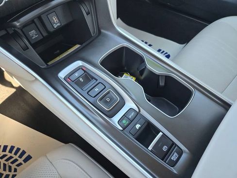 Used 2018 Honda Accord Touring image 16