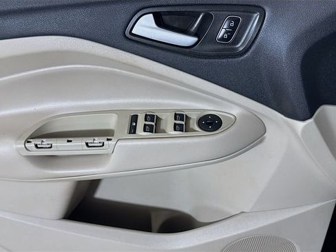 Used 2017 Ford Escape SE w/ Equipment Group 201A FWD image 15