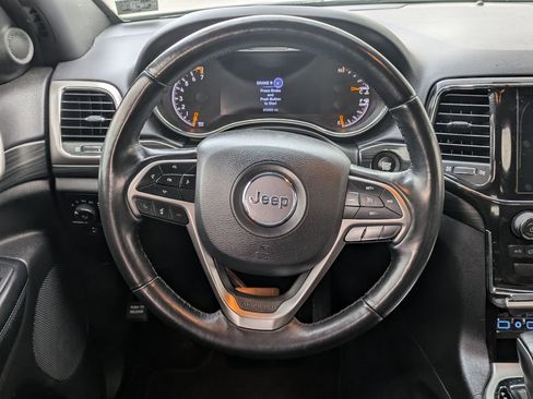 Used 2021 Jeep Grand Cherokee Laredo X image 18