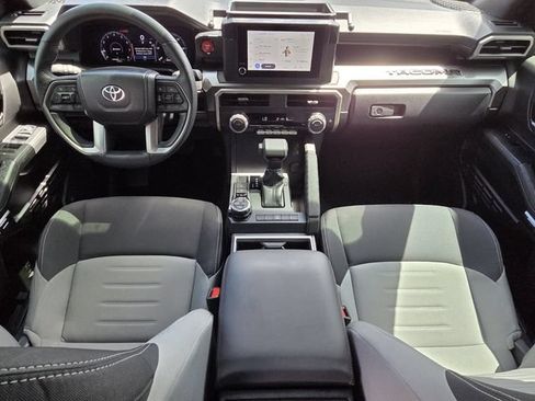 Used 2025 Toyota Tacoma TRD Off-Road AWD/4WD image 11