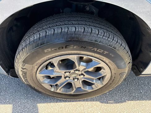 Certified 2025 Ford Maverick XLT FWD image 13