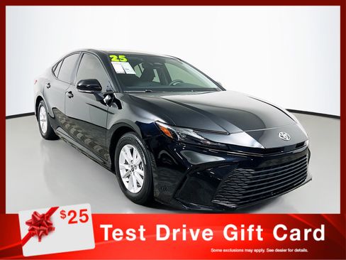 Used 2025 Toyota Camry LE FWD image 1
