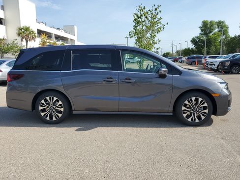 New 2026 Honda Odyssey Elite image 3