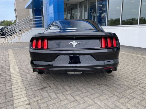 Used 2016 Ford Mustang Coupe RWD image 4