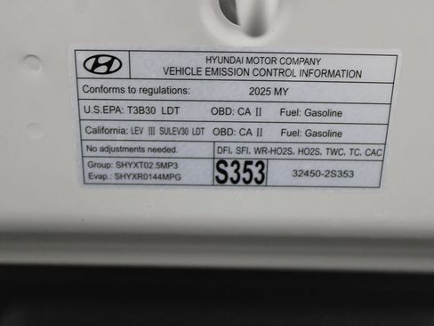 Used 2025 Hyundai Santa Fe SEL FWD image 37
