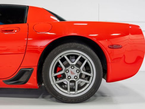 Used 2002 Chevrolet Corvette Z06 w/ Memory Pkg image 20