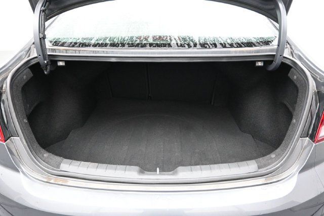 Used 2019 Hyundai Elantra SE FWD image 28