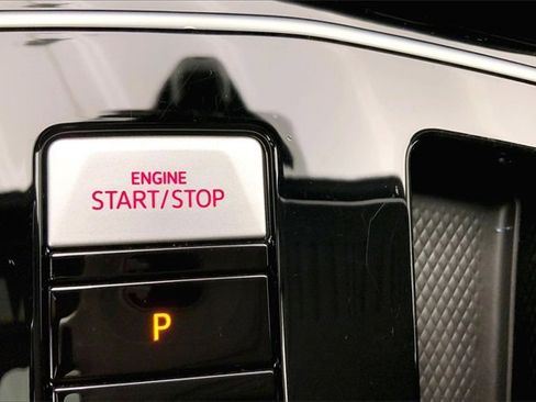 Used 2024 Volkswagen GTI Autobahn image 32