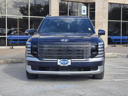 Used 2026 Hyundai Palisade Calligraphy FWD image 2