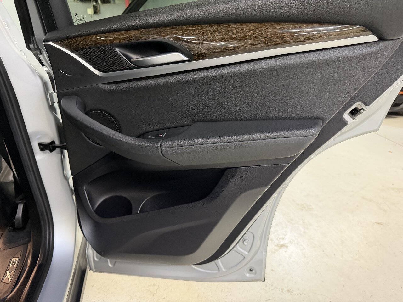 Used 2019 BMW X3 xDrive30i w/ Driving Assistance Package AWD/4WD image 13