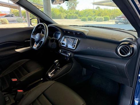 Used 2019 Nissan Kicks SR w/ SR Premium Package image 11