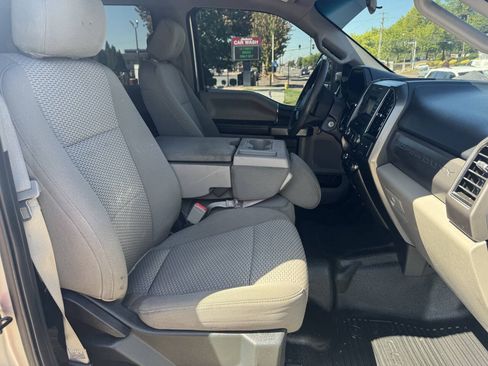 Used 2019 Ford F350 XLT w/ Camper Package AWD/4WD image 16