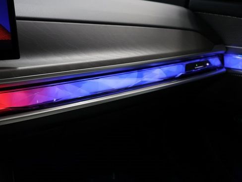 Used 2024 BMW 760i xDrive w/ Executive Package image 97