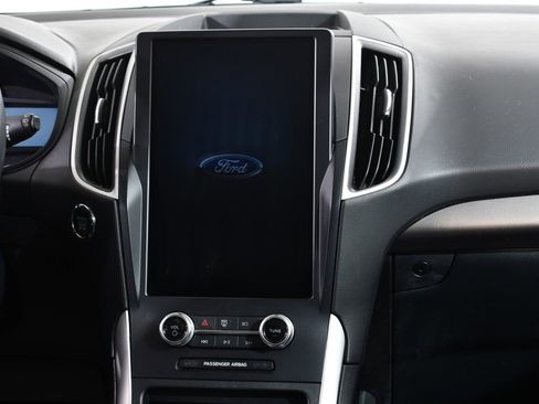 Used 2024 Ford Edge SEL w/ Convenience Package image 9