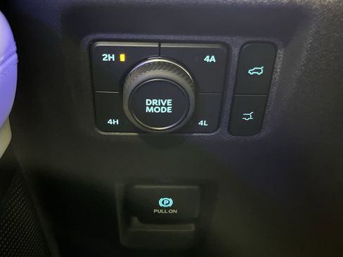 Used 2025 Ford Expedition Max Platinum w/ Platinum Ultimate Package image 25