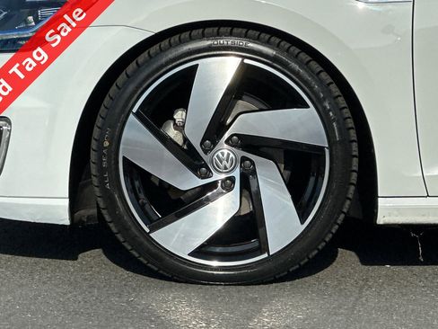 Used 2017 Volkswagen e-Golf SEL Premium image 27