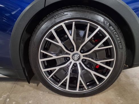 Used 2024 Porsche Taycan 4S image 21