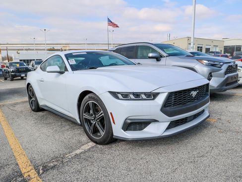 Used 2024 Ford Mustang Premium image 6