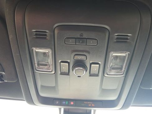 Used 2022 Chevrolet Tahoe Z71 w/ Z71 Off-Road Package image 31