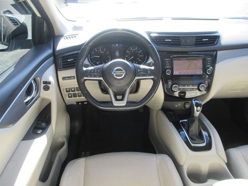 Used 2020 Nissan Rogue Sport SL image 16