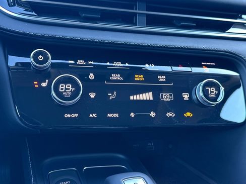 Used 2025 INFINITI QX60 Pure image 30