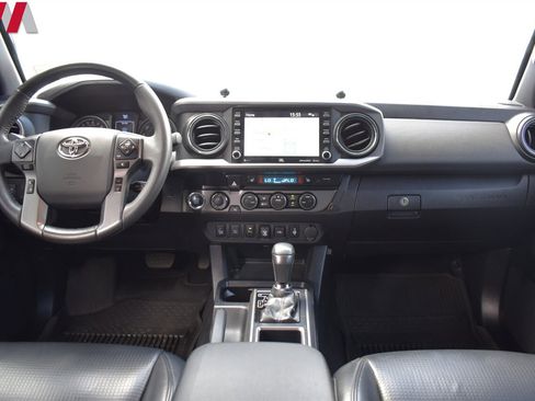 Used 2020 Toyota Tacoma TRD Off-Road w/ TRD Premium Off Road Package AWD/4WD image 14