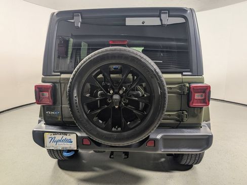 Used 2023 Jeep Wrangler Unlimited Sahara AWD/4WD image 7